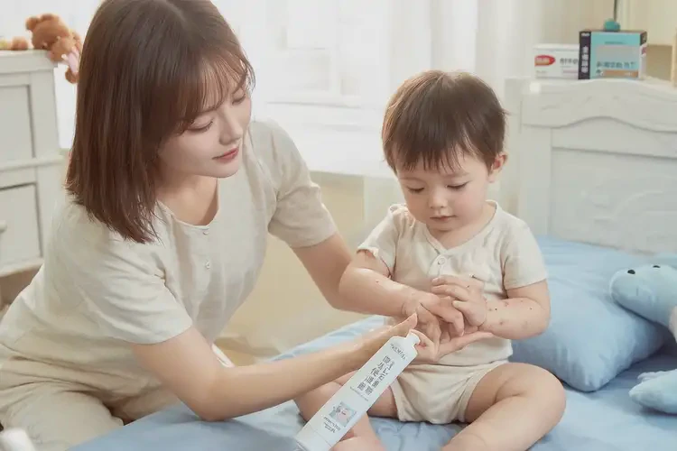 幼儿手臂上容易长湿疹能靠自己自愈吗(图3)