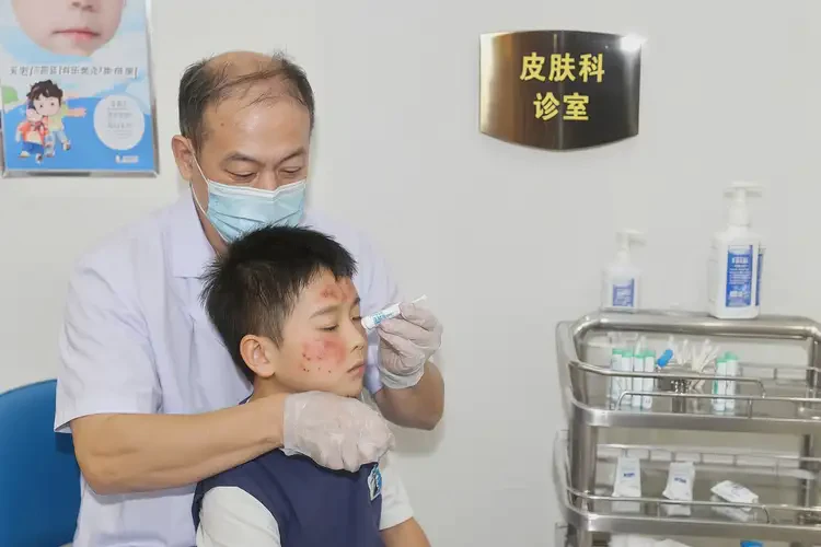 少儿脸上容易起湿疹不管它会自己好吗(图3)