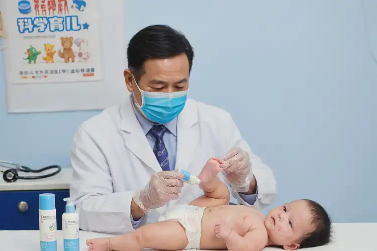 嬰幼兒大腿上出現(xiàn)濕疹可不可以徹底自愈(圖3)