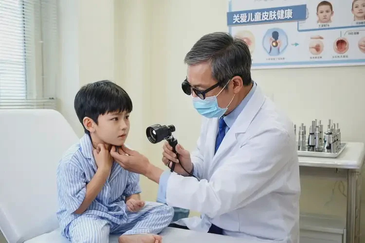 孩子脖子偶爾長(zhǎng)濕疹可不可以根治(圖2)