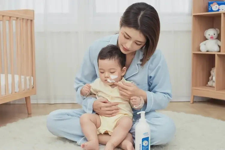 嬰兒身上出濕疹能徹底自愈嗎(圖3)