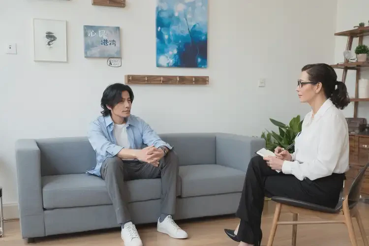 男人手臂上有濕疹不管它會自己痊愈嗎(圖1)