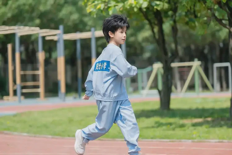 小學(xué)生屁股上出現(xiàn)濕疹不管它會(huì)自己自愈嗎(圖1)