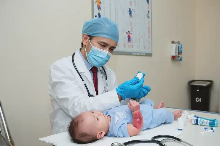 嬰兒手臂有濕疹可不可以根治(圖2)