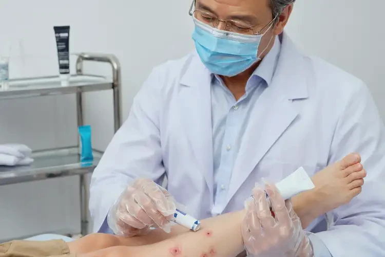 孩子小腿上偶爾起濕疹能夠徹底治愈嗎(圖3)