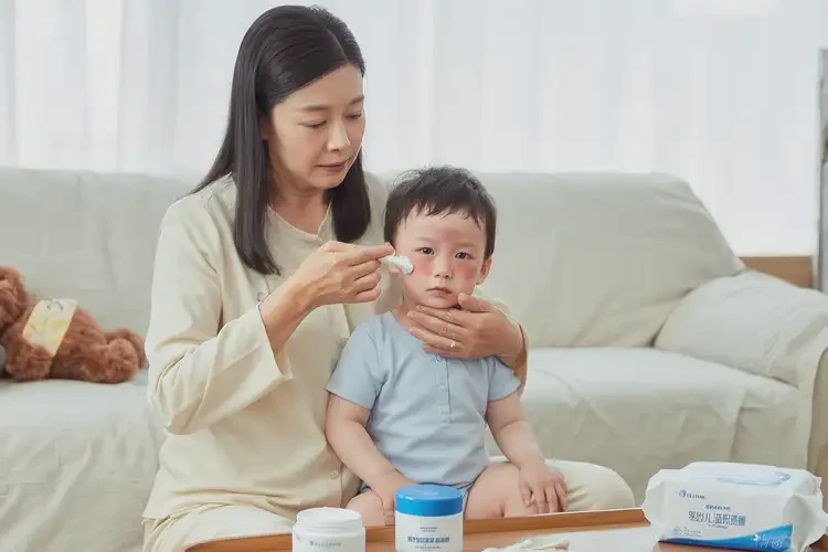 小孩面部偶爾起濕疹可不可以根治(圖2)