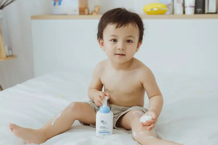 孩子大腿偶爾起濕疹能夠徹底治愈嗎(圖2)