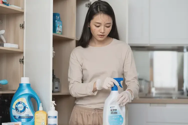 男生小腿偶爾長(zhǎng)濕疹不管它會(huì)自己痊愈嗎(圖1)