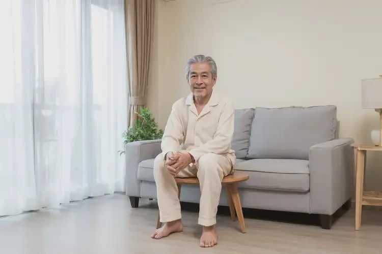 老年人大腿上有濕疹不管它會自己痊愈嗎(圖1)