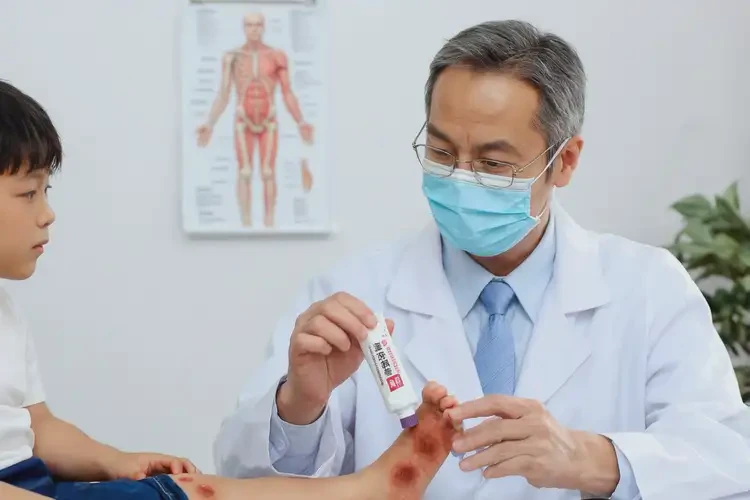 小孩脚上经常长湿疹能够彻底治愈吗(图3)