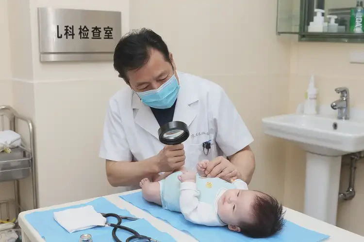 嬰幼兒四肢偶爾起濕疹可以徹底自愈嗎(圖2)