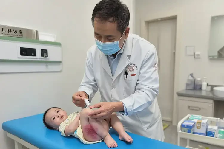 嬰幼兒屁股上長濕疹不管它會自己自愈嗎(圖2)