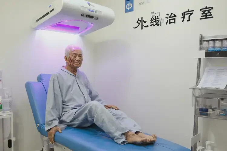 老年人脖子出濕疹能夠徹底治愈嗎(圖1)