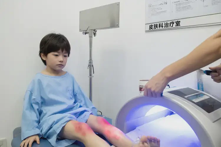 孩子小腿上偶爾起濕疹能夠徹底治愈嗎(圖1)