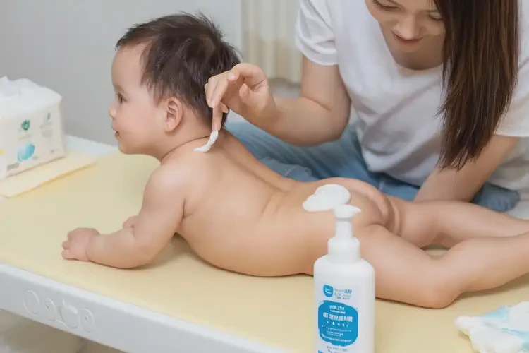 嬰兒屁股上經(jīng)常起濕疹可不可以根治(圖4)