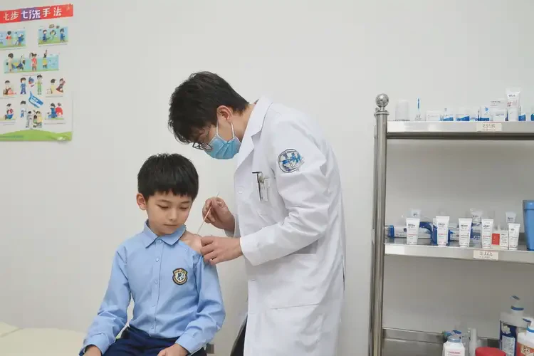 小学生面部长湿疹能够彻底治愈吗(图3)