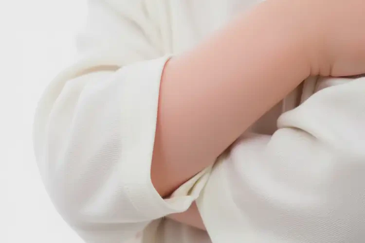 儿童手臂容易起湿疹能彻底自愈吗(图1)