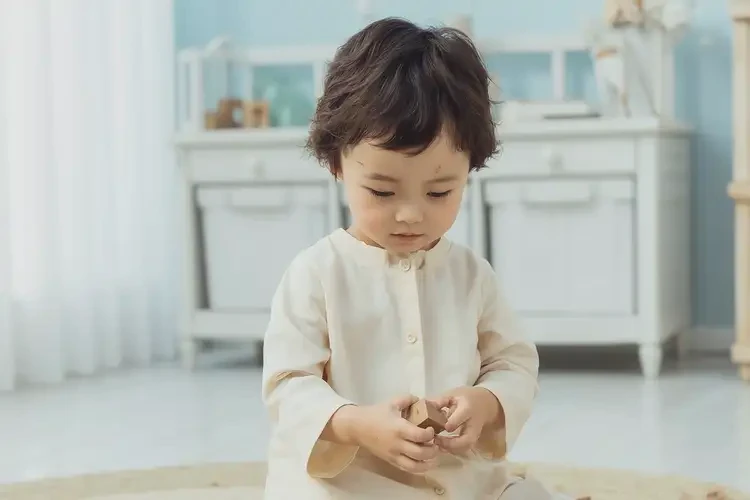 孩子脖子上出湿疹能靠自己自愈吗(图1)