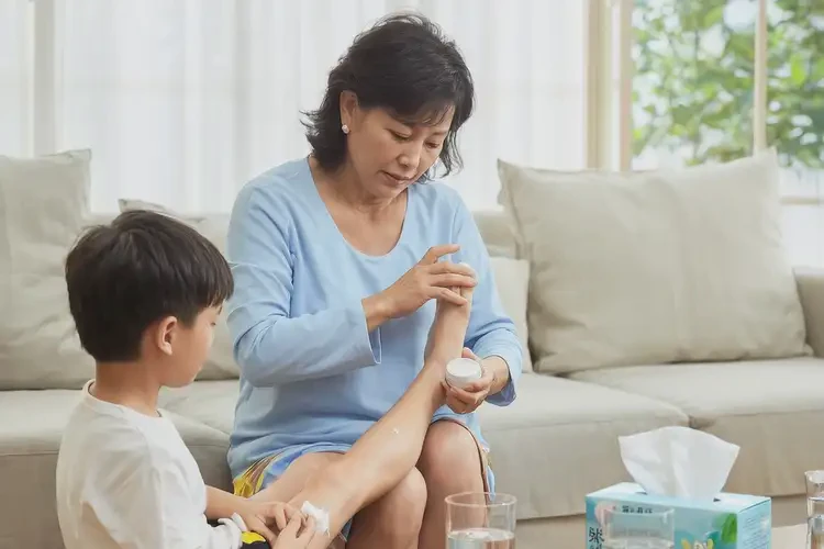 少兒小腿偶爾長(zhǎng)濕疹可不可以根治(圖2)