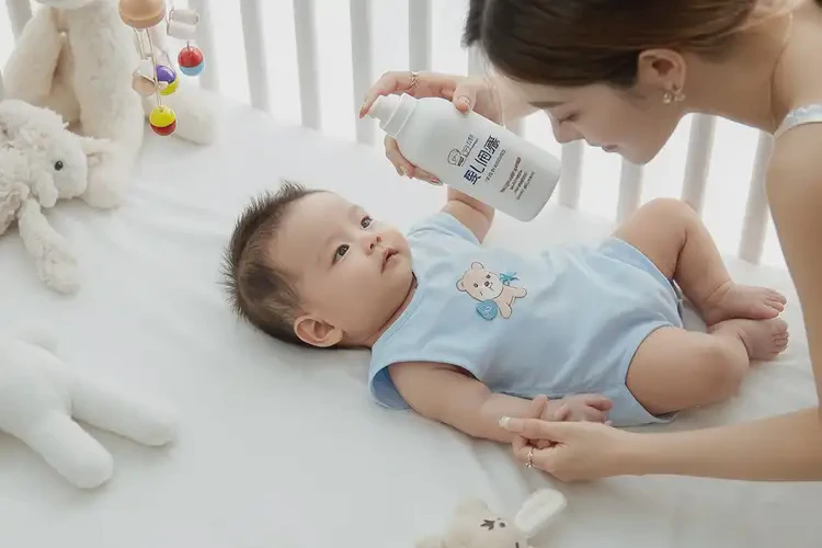 嬰兒肚子容易起濕疹不管它會自己痊愈嗎(圖3)