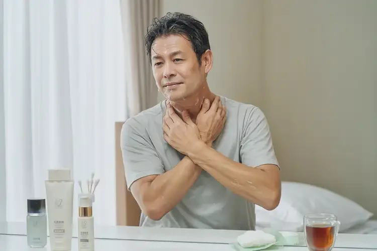 男性脖子出濕疹不管它會自己自愈嗎(圖2)