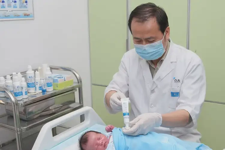 新生兒小腿經(jīng)常起濕疹可不可以徹底自愈(圖3)