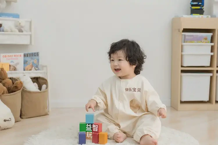 寶寶脖子偶爾長(zhǎng)濕疹可以徹底自愈嗎(圖1)