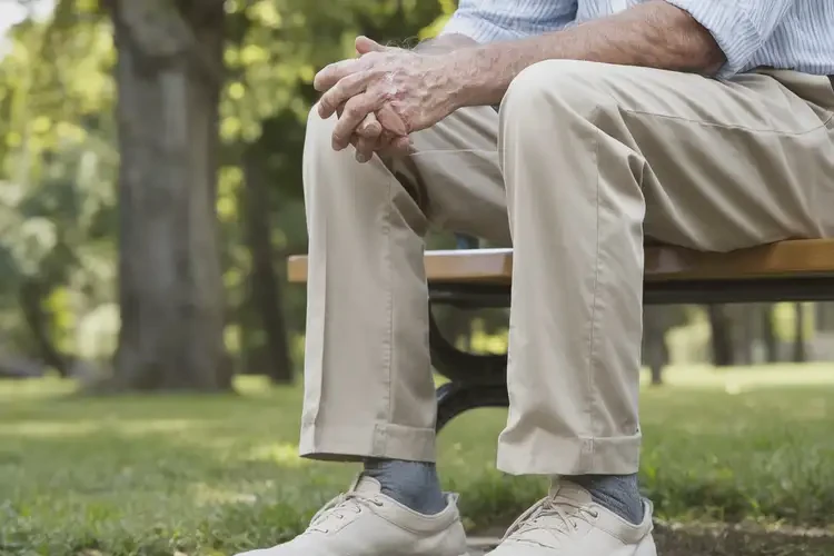 高齡老人腳上起濕疹能夠徹底治愈嗎(圖1)