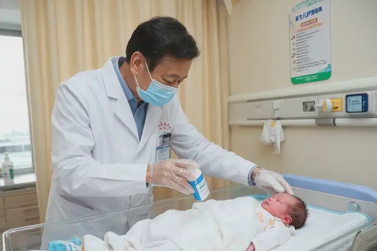 新生兒肛周長濕疹不管它會自己痊愈嗎(圖3)