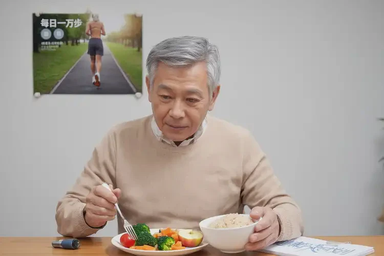 老年人睡前血糖17(图1)