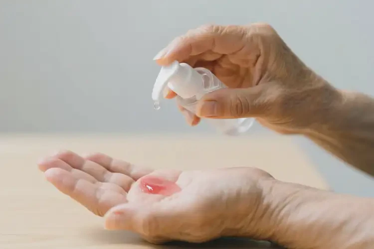 高齡老人手上經(jīng)常起濕疹可不可以徹底自愈(圖3)