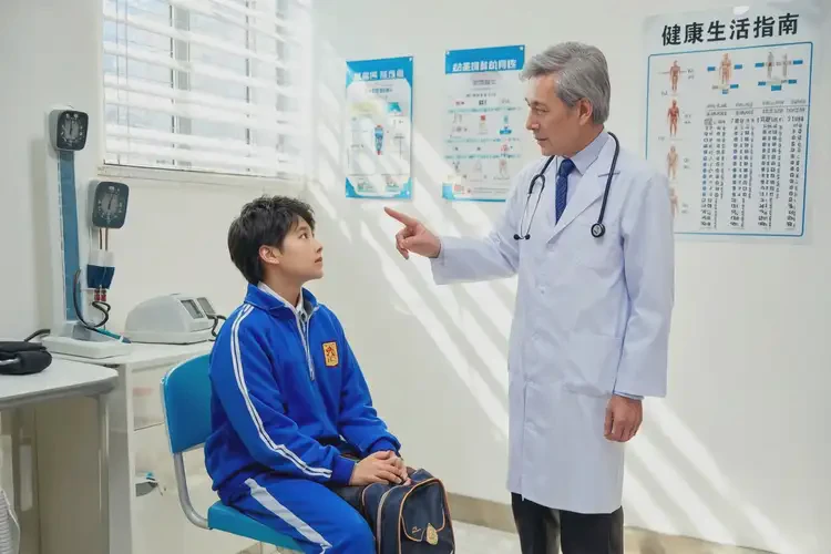 中學(xué)生大腿上長(zhǎng)濕疹可以徹底自愈嗎(圖1)