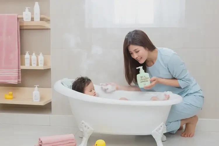 嬰幼兒脖子上容易起濕疹不管它會(huì)自己自愈嗎(圖2)