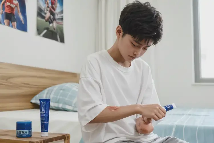 青少年手臂出现湿疹可以彻底自愈吗(图2)