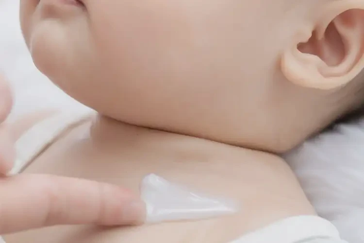 嬰兒脖子上經(jīng)常起濕疹能夠徹底治愈嗎(圖4)