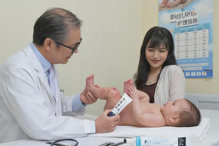 寶寶小腿容易長(zhǎng)濕疹不管它會(huì)自己自愈嗎(圖1)