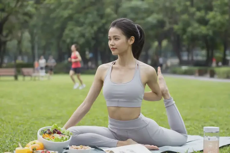 女人四肢出濕疹可不可以徹底自愈(圖1)