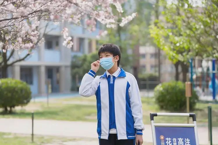 中學生脖子上經常起濕疹不管它會自己自愈嗎(圖2)