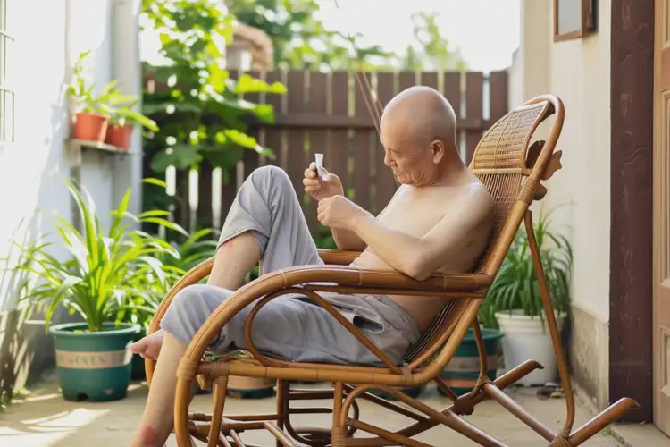 老年人大腿上有濕疹可不可以根治(圖2)