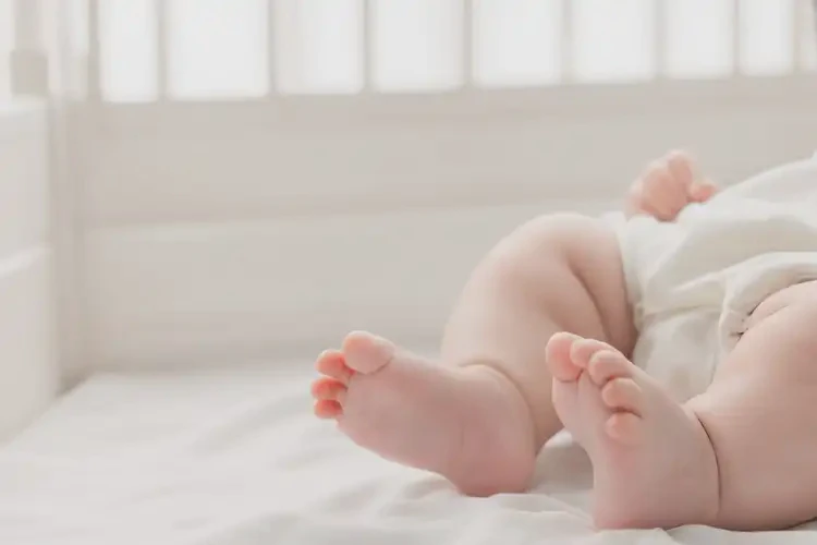 嬰兒腳上偶爾長(zhǎng)濕疹可不可以根治(圖1)