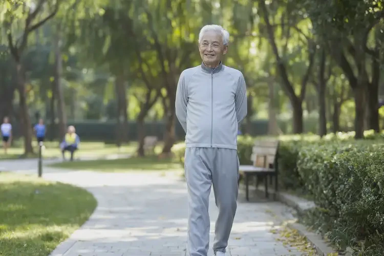 老人肚子起濕疹可不可以根治(圖1)