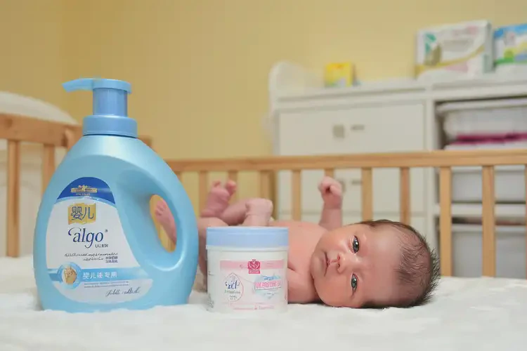 新生兒身上容易起濕疹不管它會(huì)自己自愈嗎(圖3)