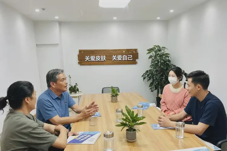 男生全身起濕疹可不可以根治(圖1)