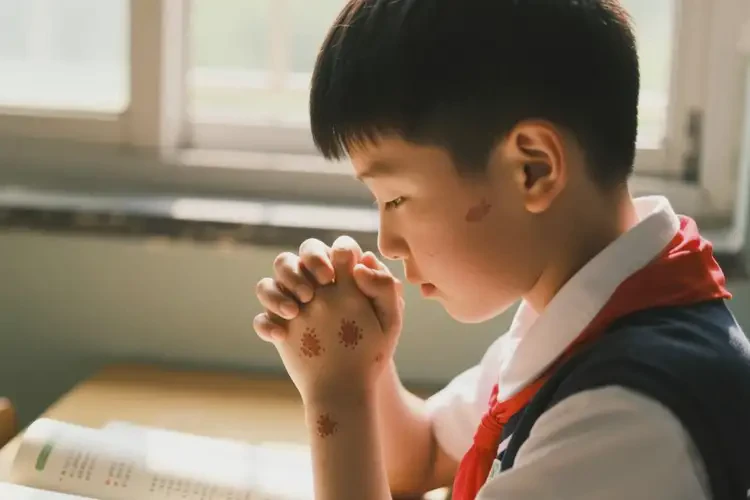 中學(xué)生手上容易長濕疹能夠徹底治愈嗎(圖2)