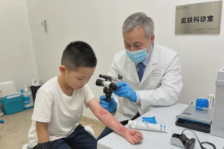 孩子手臂上出濕疹能靠自己自愈嗎(圖3)