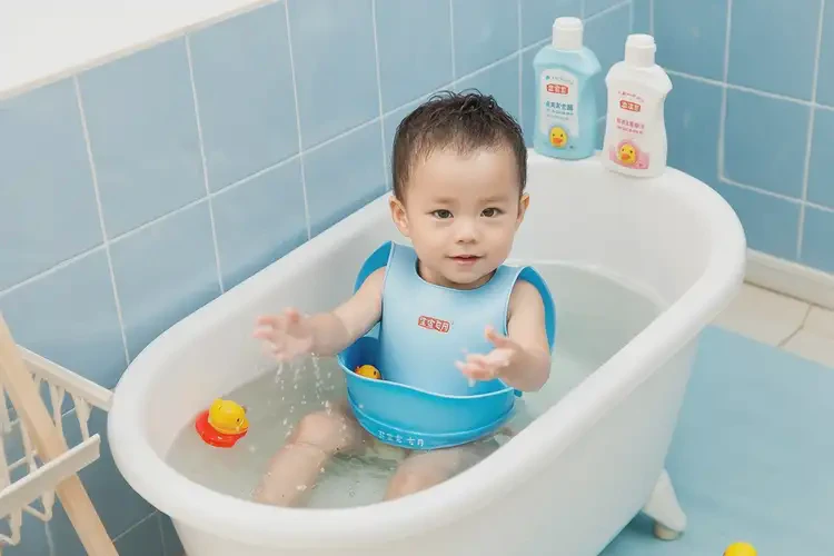 寶寶脖子上偶爾起濕疹可不可以根治(圖2)