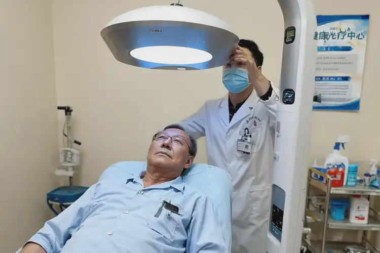 男人臉上出現(xiàn)濕疹能不能根治(圖2)