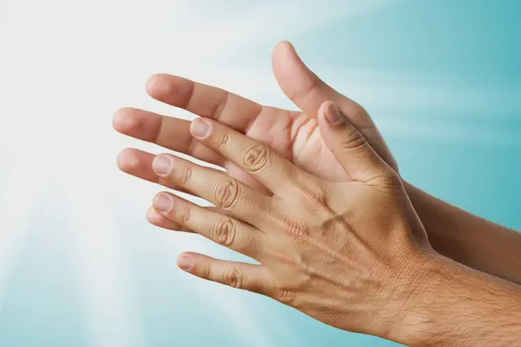 男人手上容易長濕疹能不能根治(圖1)