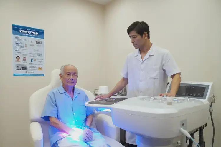 老人肚子上出現(xiàn)濕疹能靠自己自愈嗎(圖1)