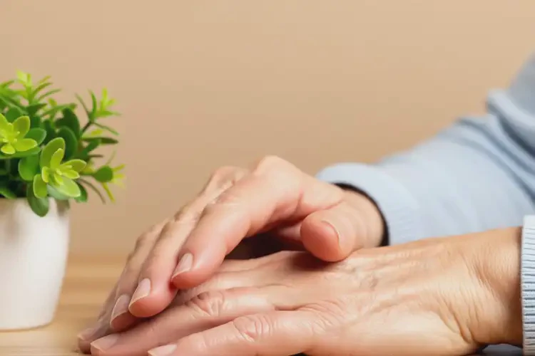 老年人手上容易長濕疹能徹底自愈嗎(圖4)